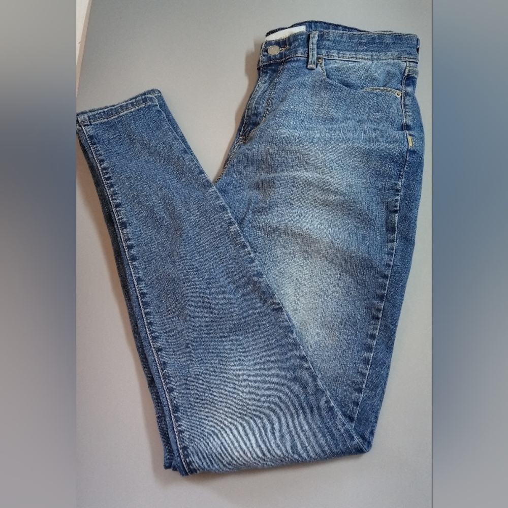 Signature Strauss Mid Rise skinny Jeans Women's Size 12L